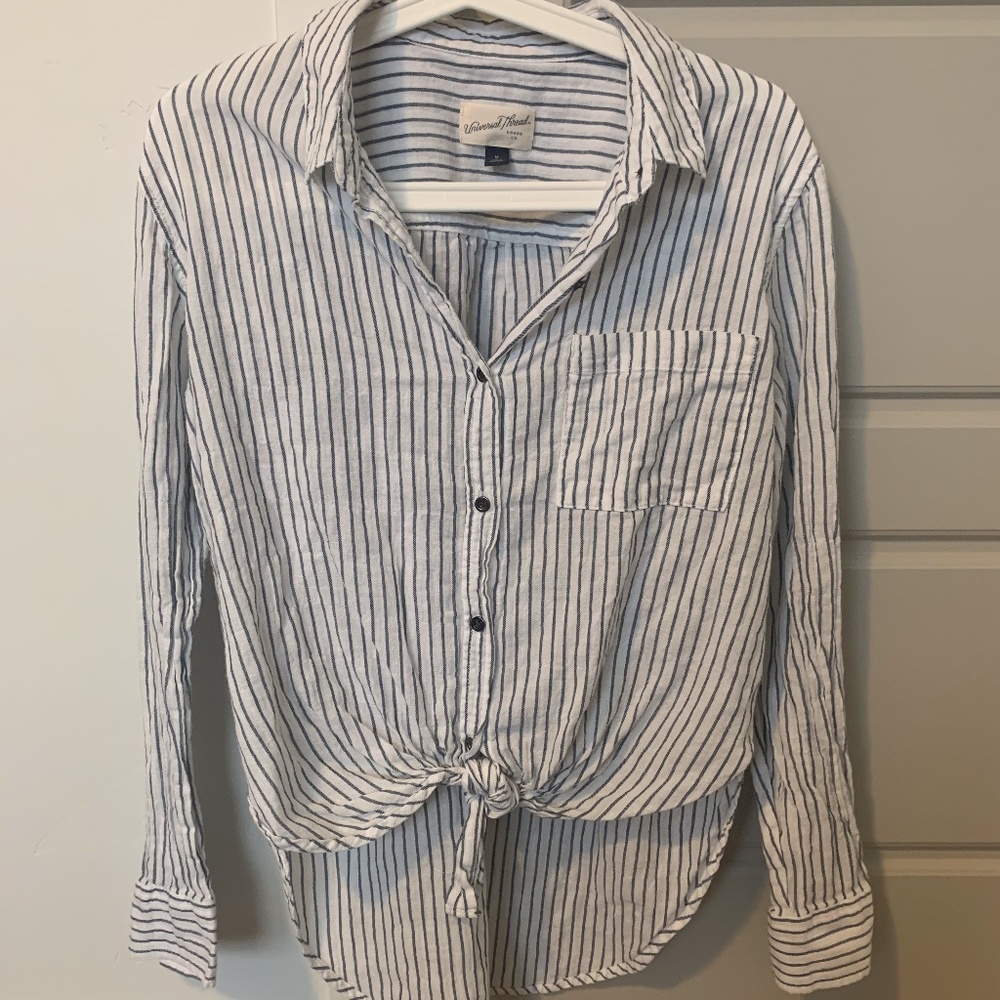 Universal Thread Boyfriend Button Down, Medium